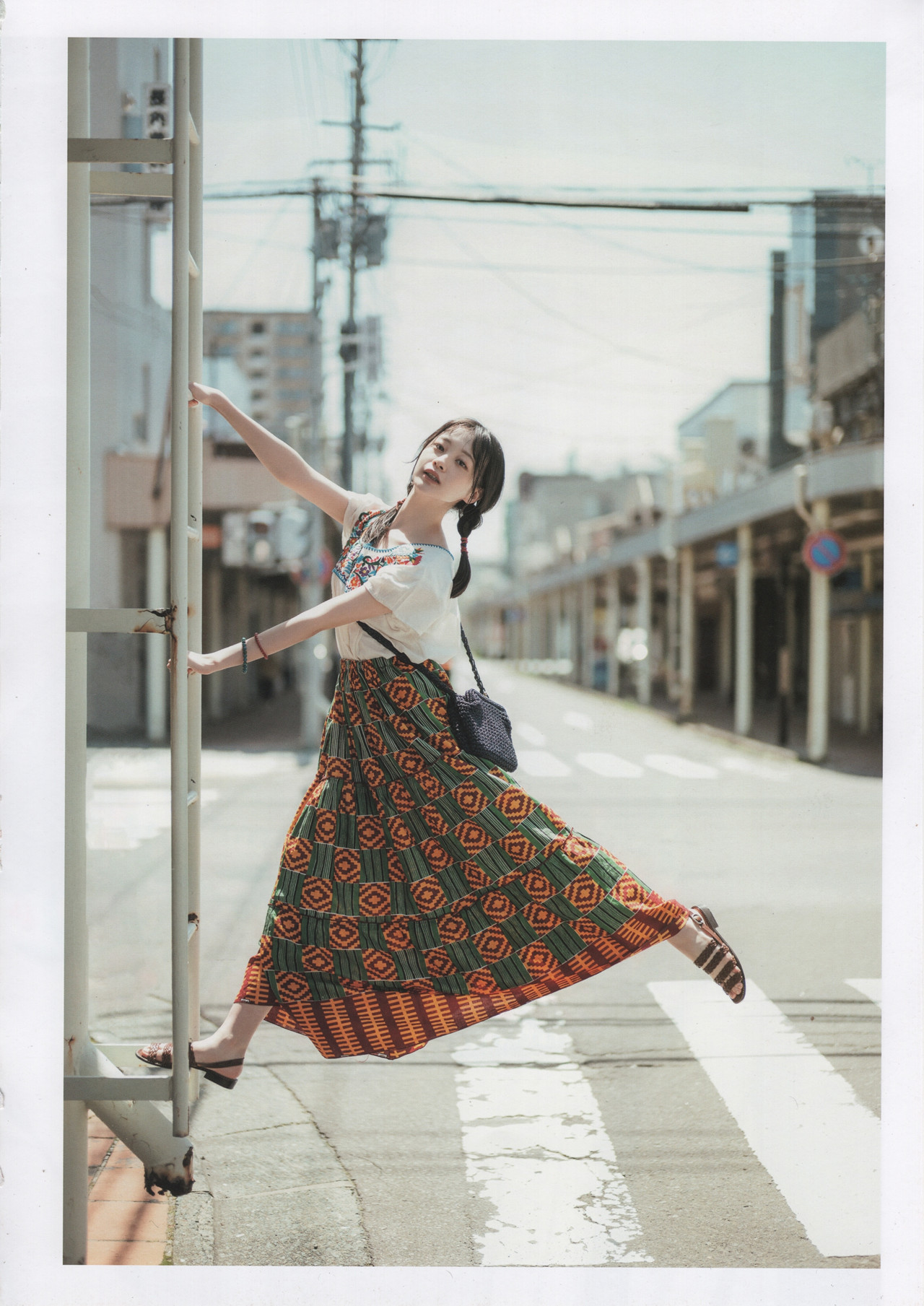 Yui Yokoyama 横山结衣, 1st写真集 [未熟な光] Set.01