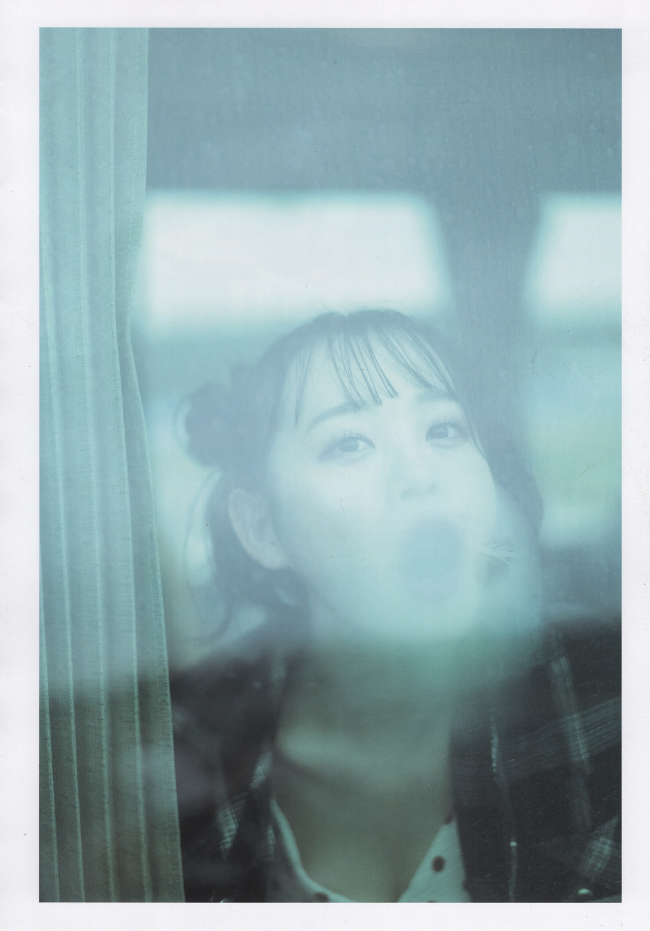 Yui Yokoyama 横山结衣, 1st写真集 [未熟な光] Set.01