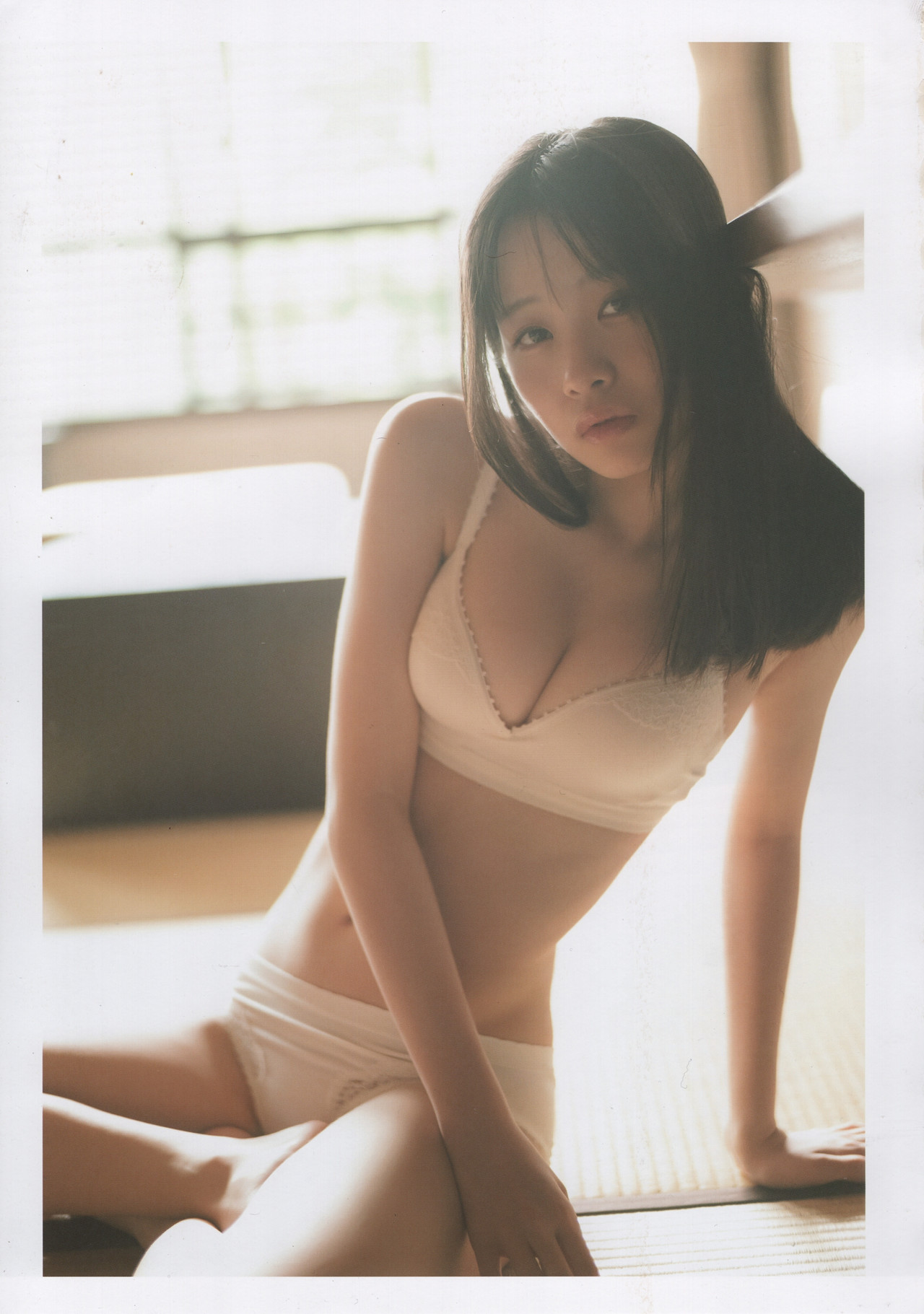 Yui Yokoyama 横山结衣, 1st写真集 [未熟な光] Set.03