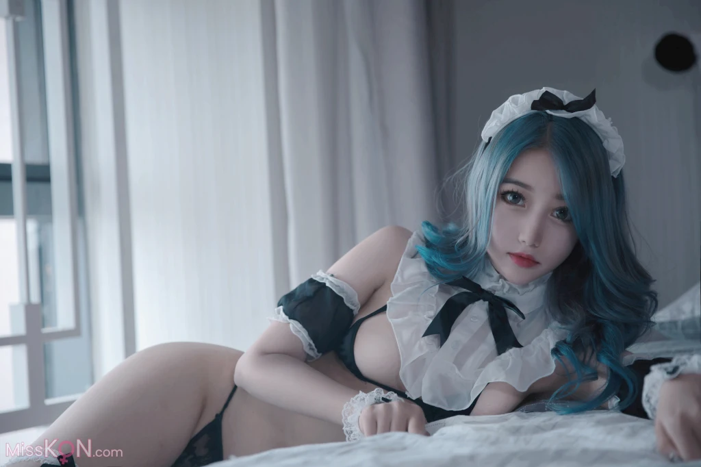 Coser@eloise软软_ 三点与黑丝