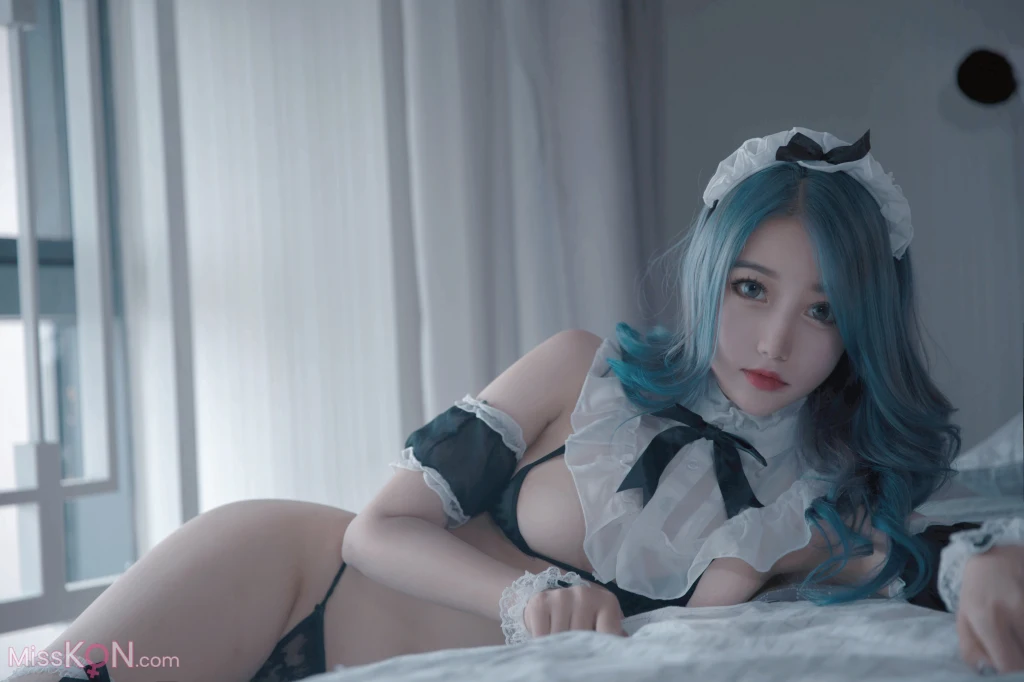 Coser@eloise软软_ 三点与黑丝