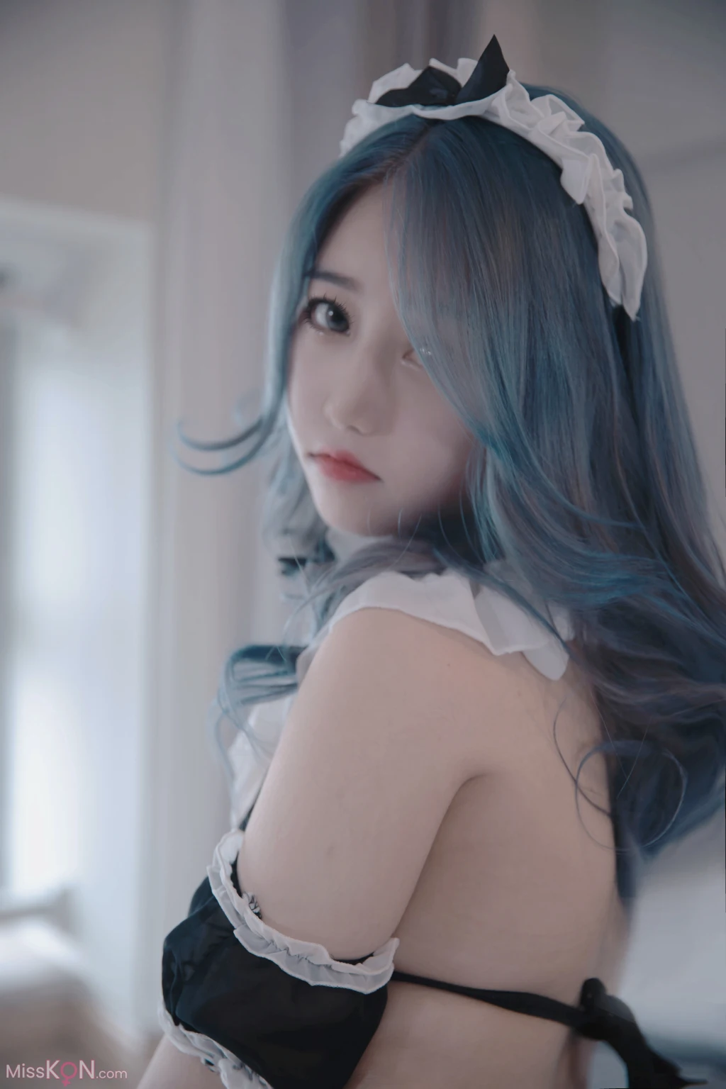 Coser@eloise软软_ 三点与黑丝