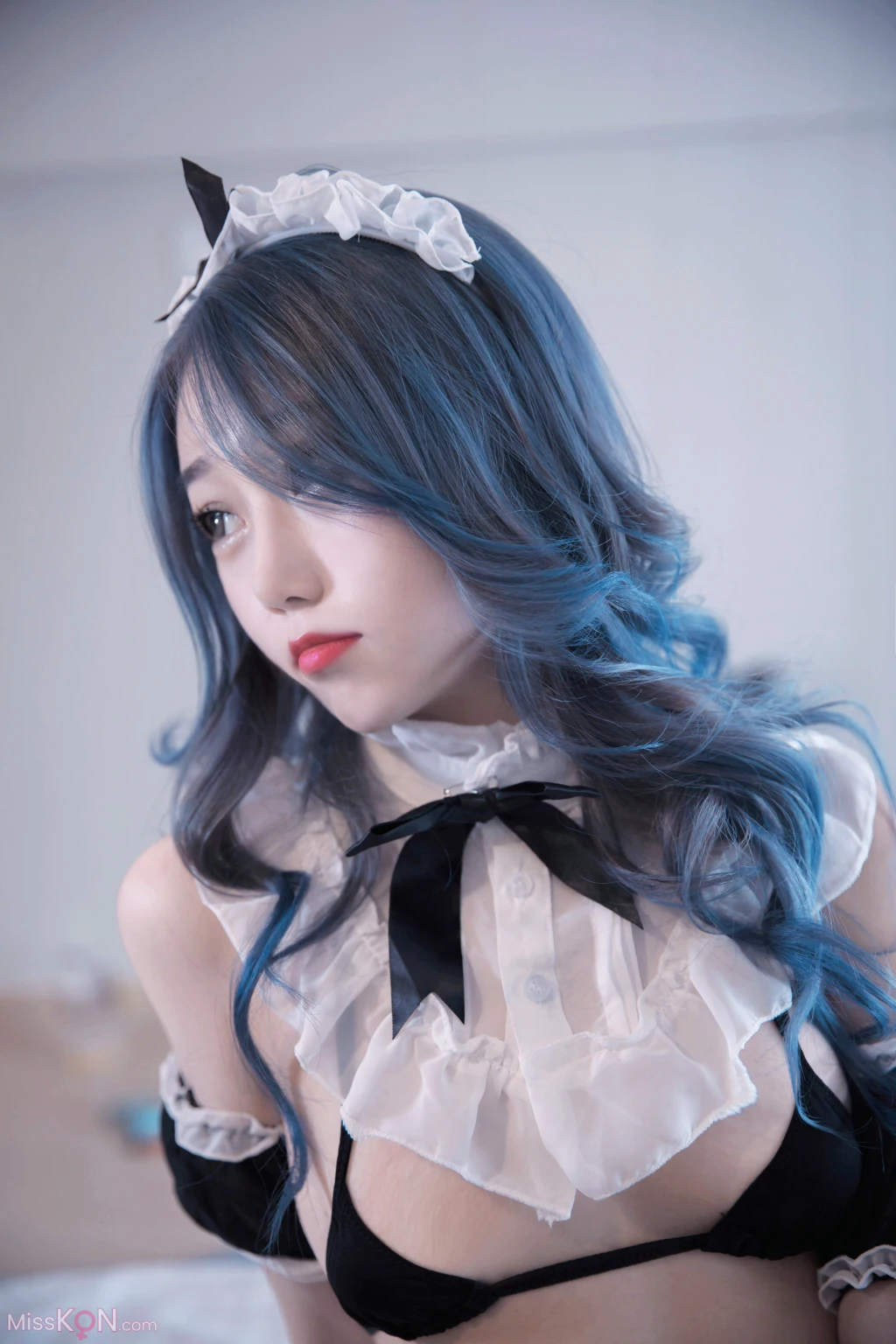 Coser@eloise软软_ 三点与黑丝