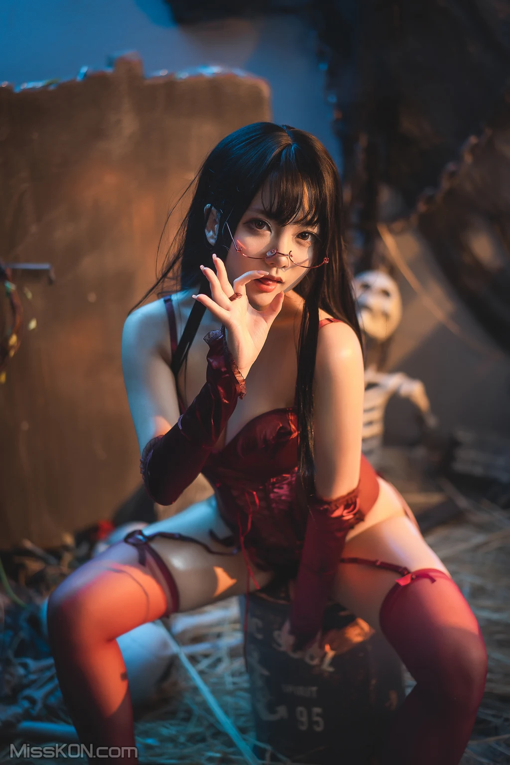 Coser@是一只熊仔吗_ 红色corset