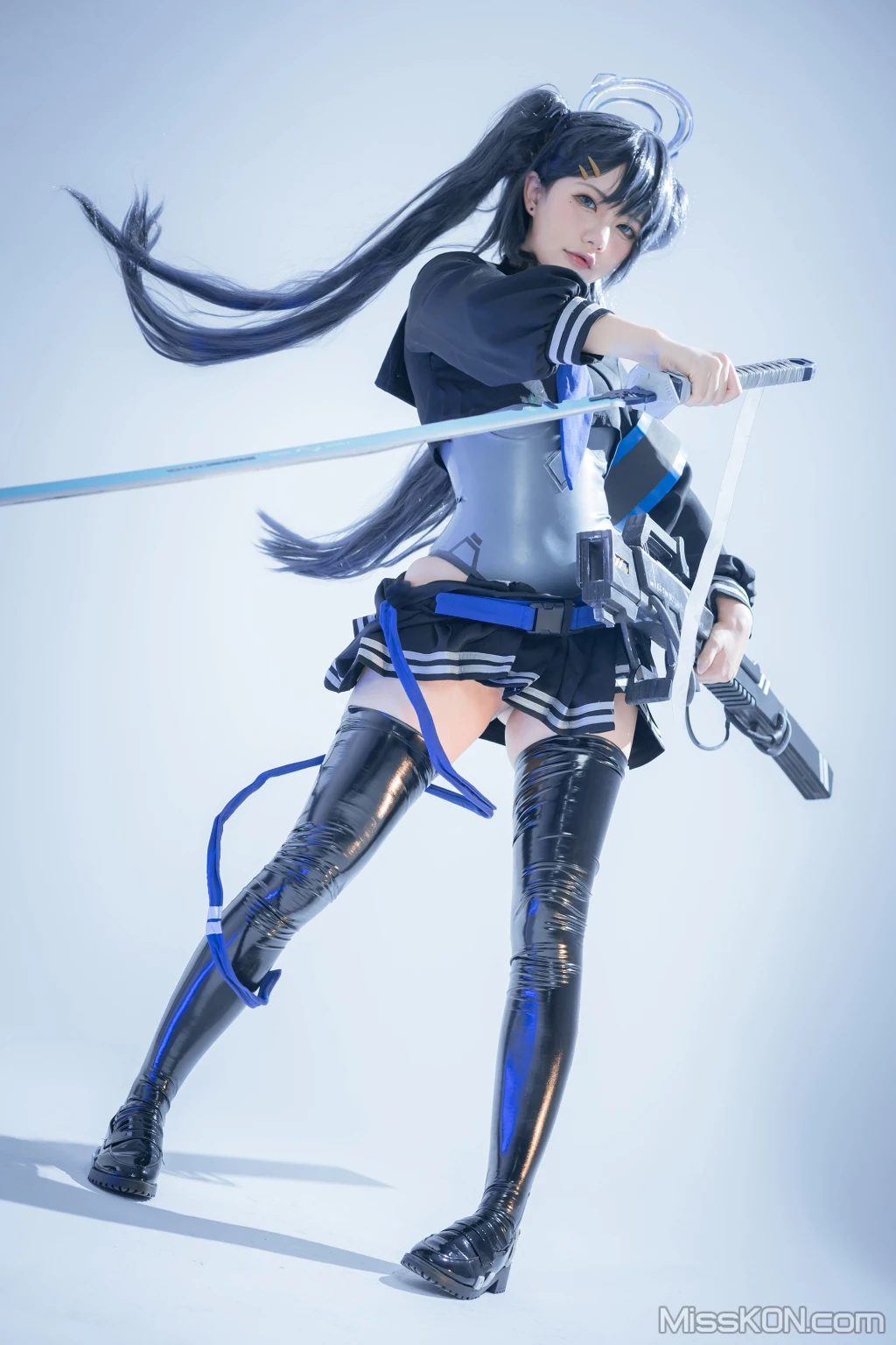 Coser@是一只熊仔吗_ 蓝色袖章