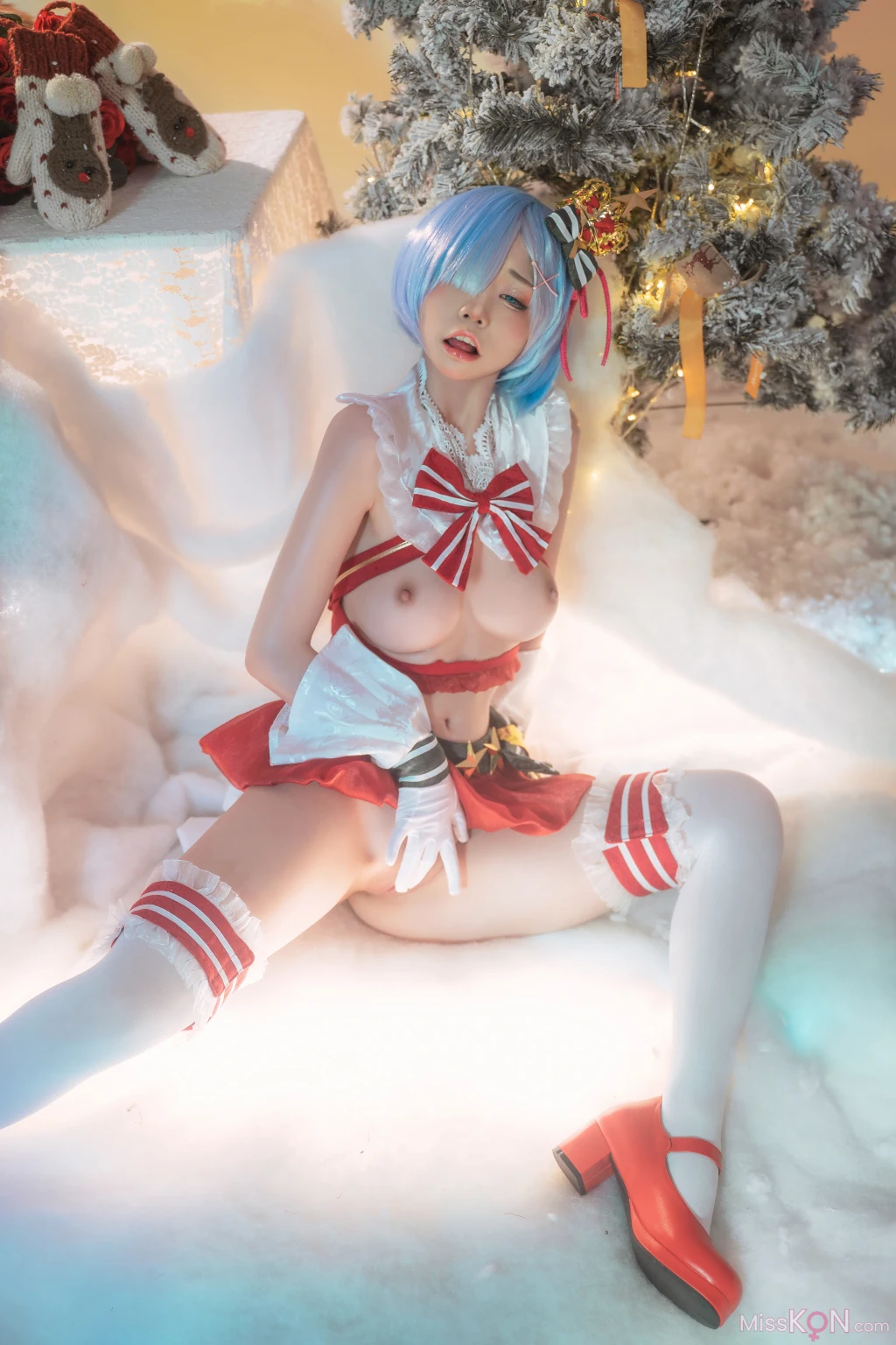 Coser@爆机少女喵小吉 (Nekokoyoshi)_ Christmas Begins