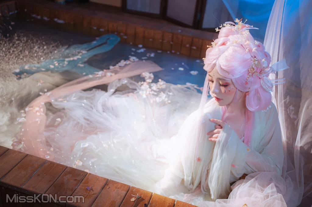 Coser@爆机少女喵小吉 (Nekokoyoshi)_ 临江仙