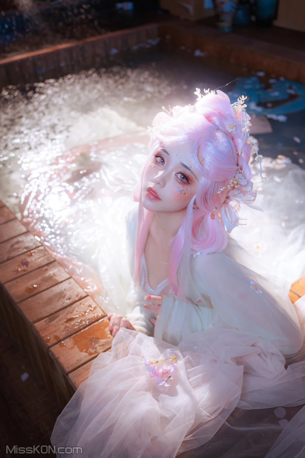 Coser@爆机少女喵小吉 (Nekokoyoshi)_ 临江仙