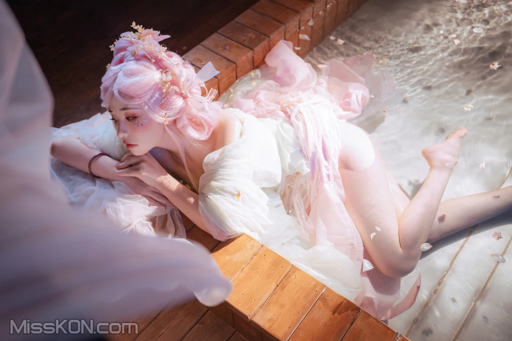 Coser@爆机少女喵小吉 (Nekokoyoshi)_ 临江仙