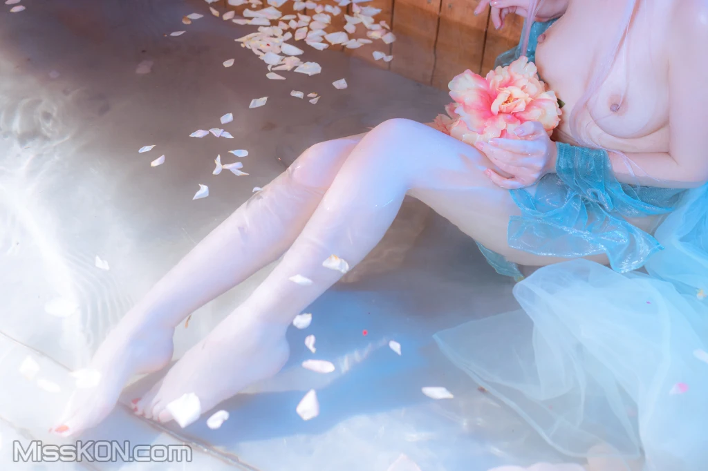 Coser@爆机少女喵小吉 (Nekokoyoshi)_ 临江仙