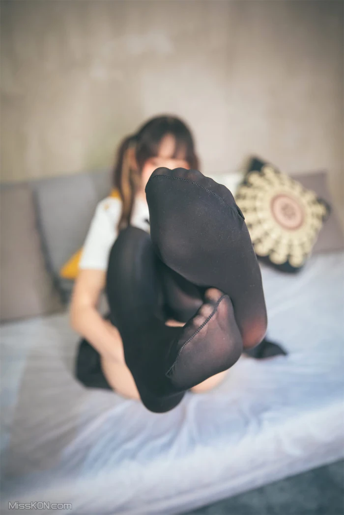 Coser@神楽坂真冬 Vol.081_ 绝对企画-黑丝皮衣《お帰りなさい、指揮官》