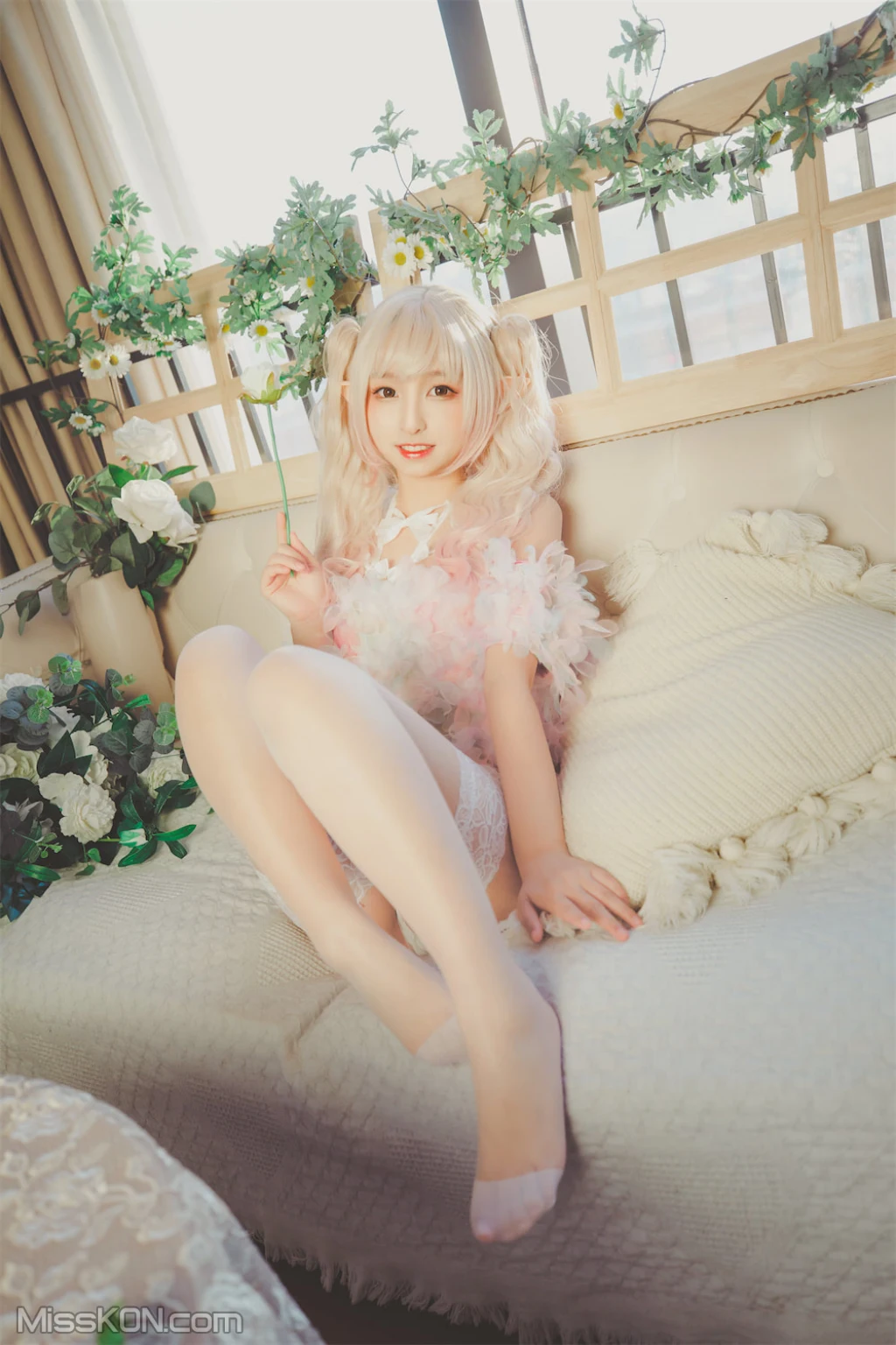 Coser@神楽坂真冬 Vol.082_ 绝对企画-黑白丝《柔らかい永遠》