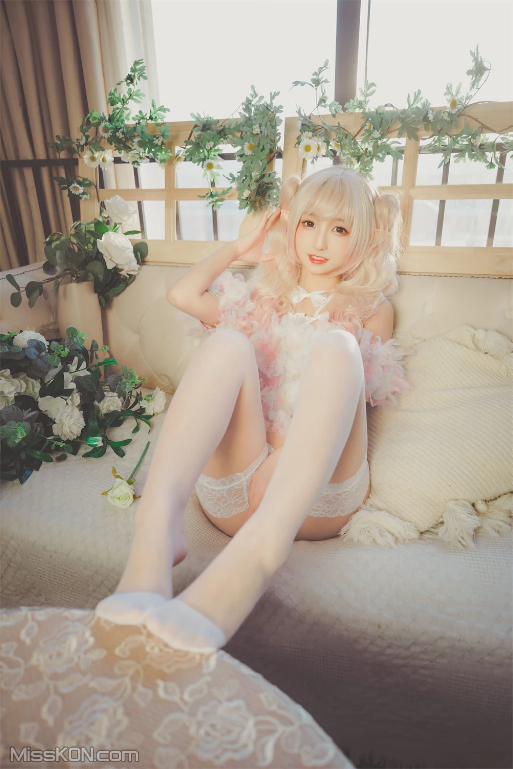 Coser@神楽坂真冬 Vol.082_ 绝对企画-黑白丝《柔らかい永遠》