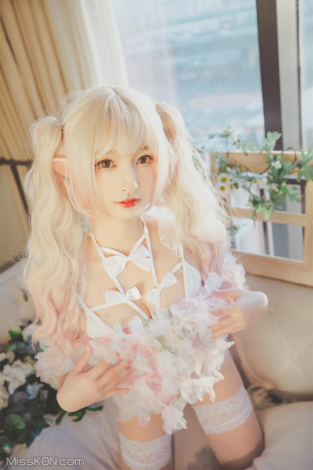 Coser@神楽坂真冬 Vol.082_ 绝对企画-黑白丝《柔らかい永遠》