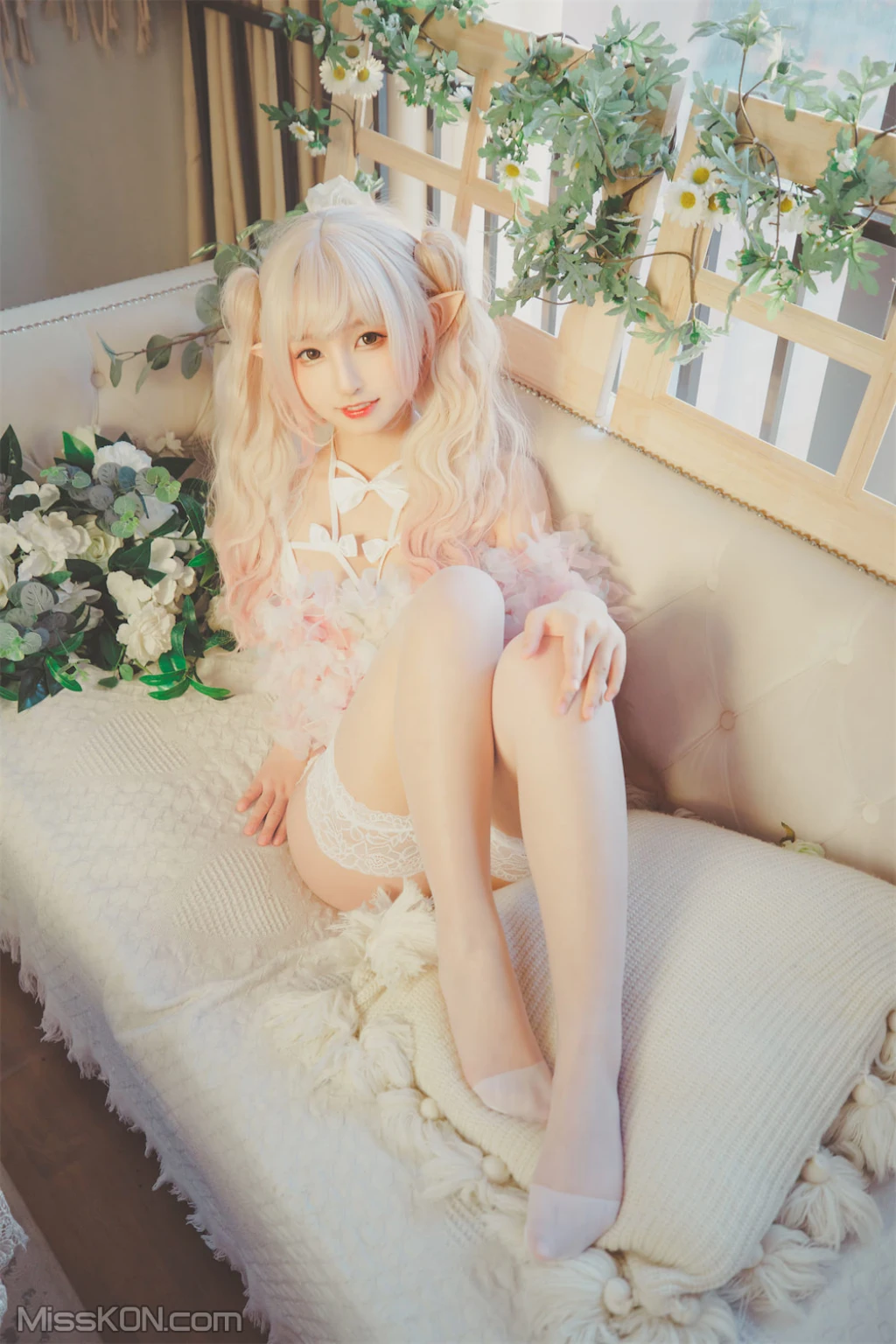 Coser@神楽坂真冬 Vol.082_ 绝对企画-黑白丝《柔らかい永遠》