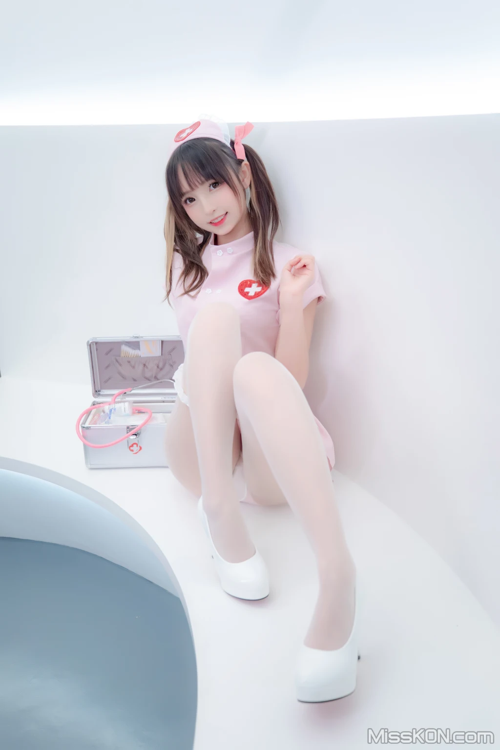 Coser@神楽坂真冬 Vol.084_ 绝对企画-白丝护士《心身バランス》