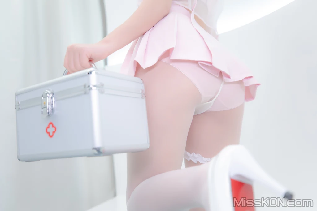 Coser@神楽坂真冬 Vol.084_ 绝对企画-白丝护士《心身バランス》