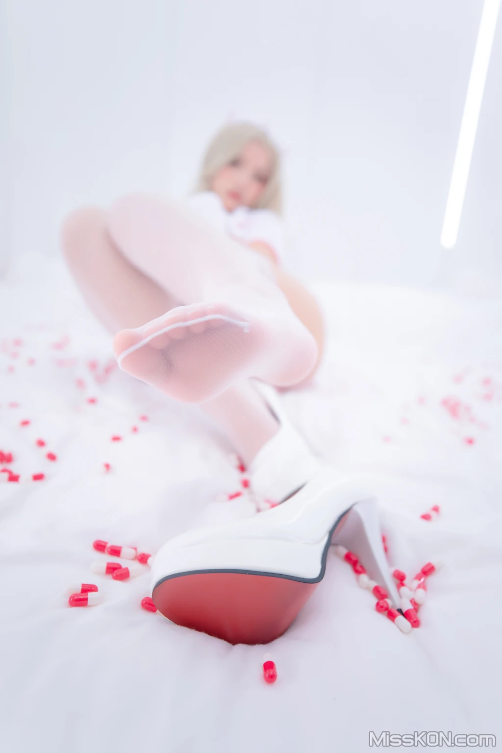 Coser@神楽坂真冬 Vol.084_ 绝对企画-白丝护士《心身バランス》