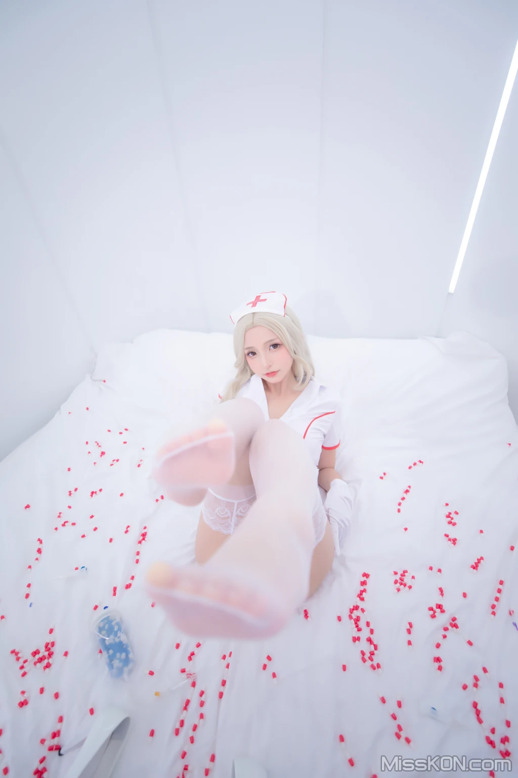 Coser@神楽坂真冬 Vol.084_ 绝对企画-白丝护士《心身バランス》