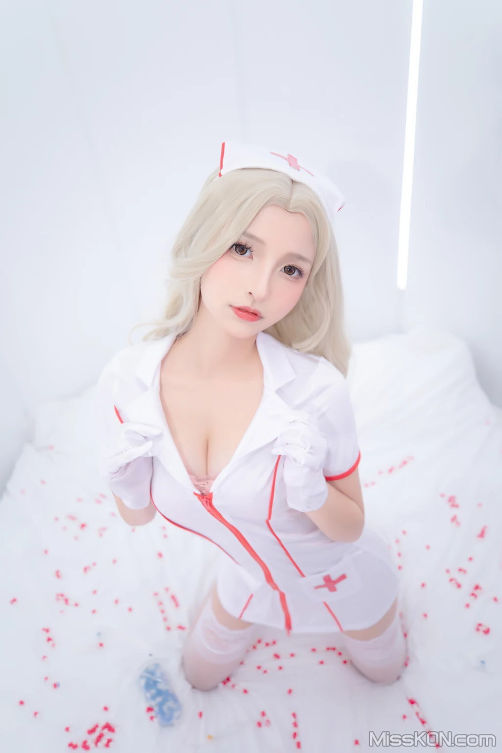 Coser@神楽坂真冬 Vol.084_ 绝对企画-白丝护士《心身バランス》