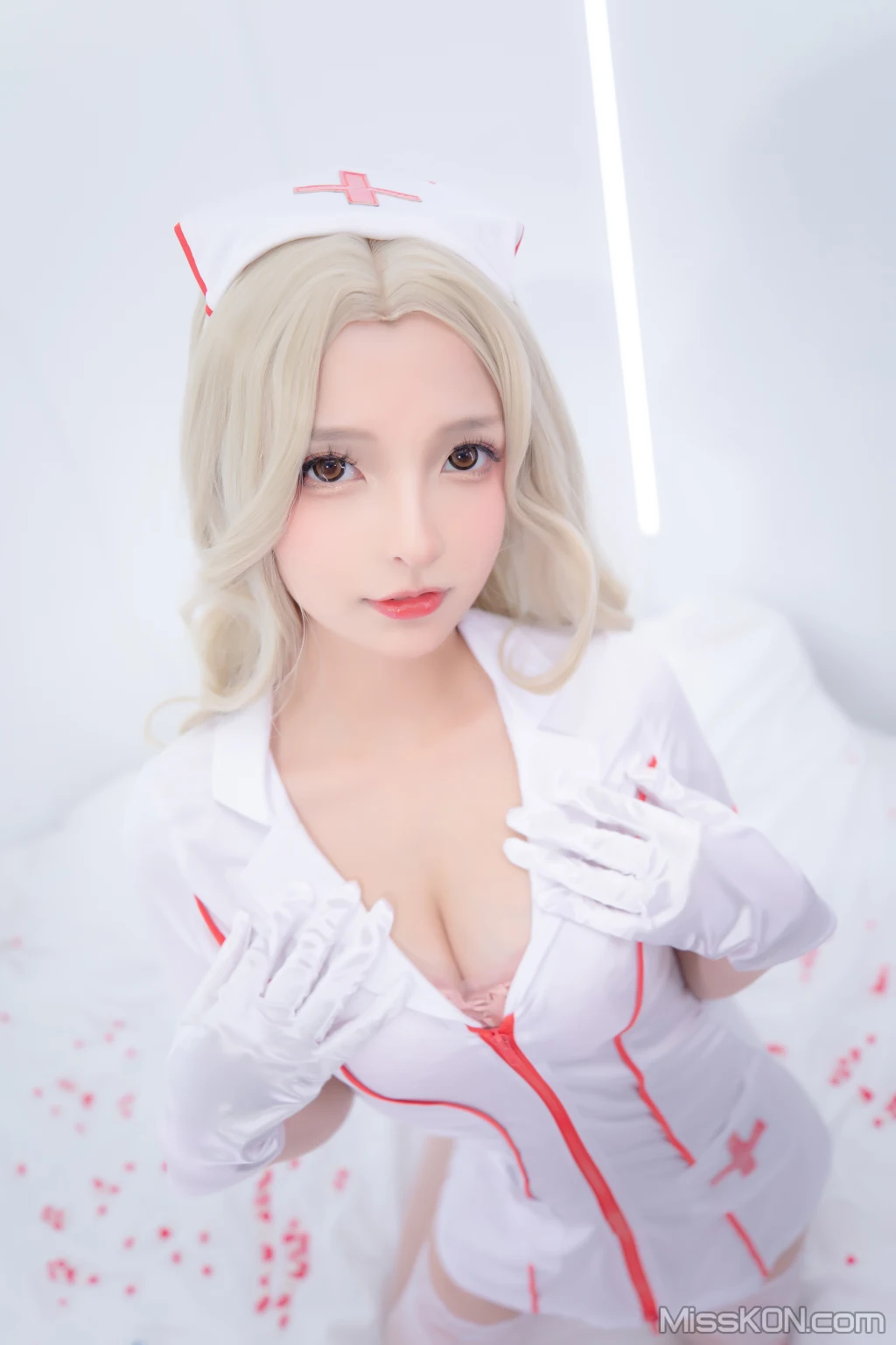 Coser@神楽坂真冬 Vol.084_ 绝对企画-白丝护士《心身バランス》