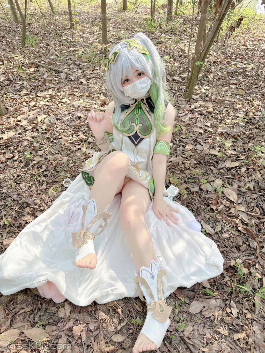 Coser@软萌兔兔酱_ COS草神纳西妲，水晶棒玩弄娇嫩菊花小骚穴，水嫩一线天白虎嫩B