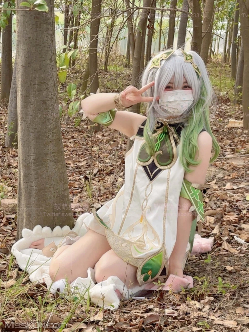 Coser@软萌兔兔酱_ COS草神纳西妲，水晶棒玩弄娇嫩菊花小骚穴，水嫩一线天白虎嫩B