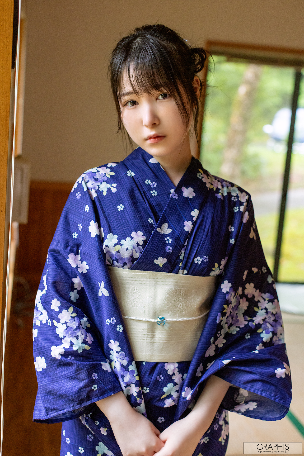 [Graphis] AUTUMN SPECIAL 2024 Jun Kasui 香水じゅん – Perfume Vol.3