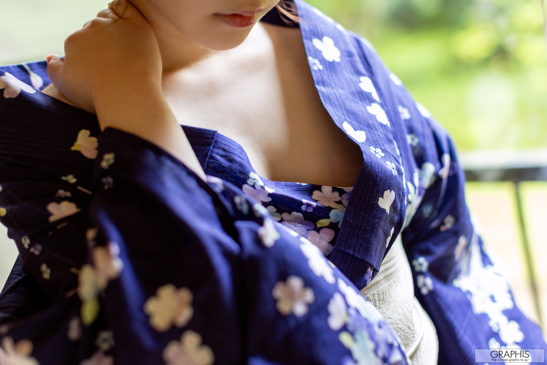 [Graphis] AUTUMN SPECIAL 2024 Jun Kasui 香水じゅん – Perfume Vol.3