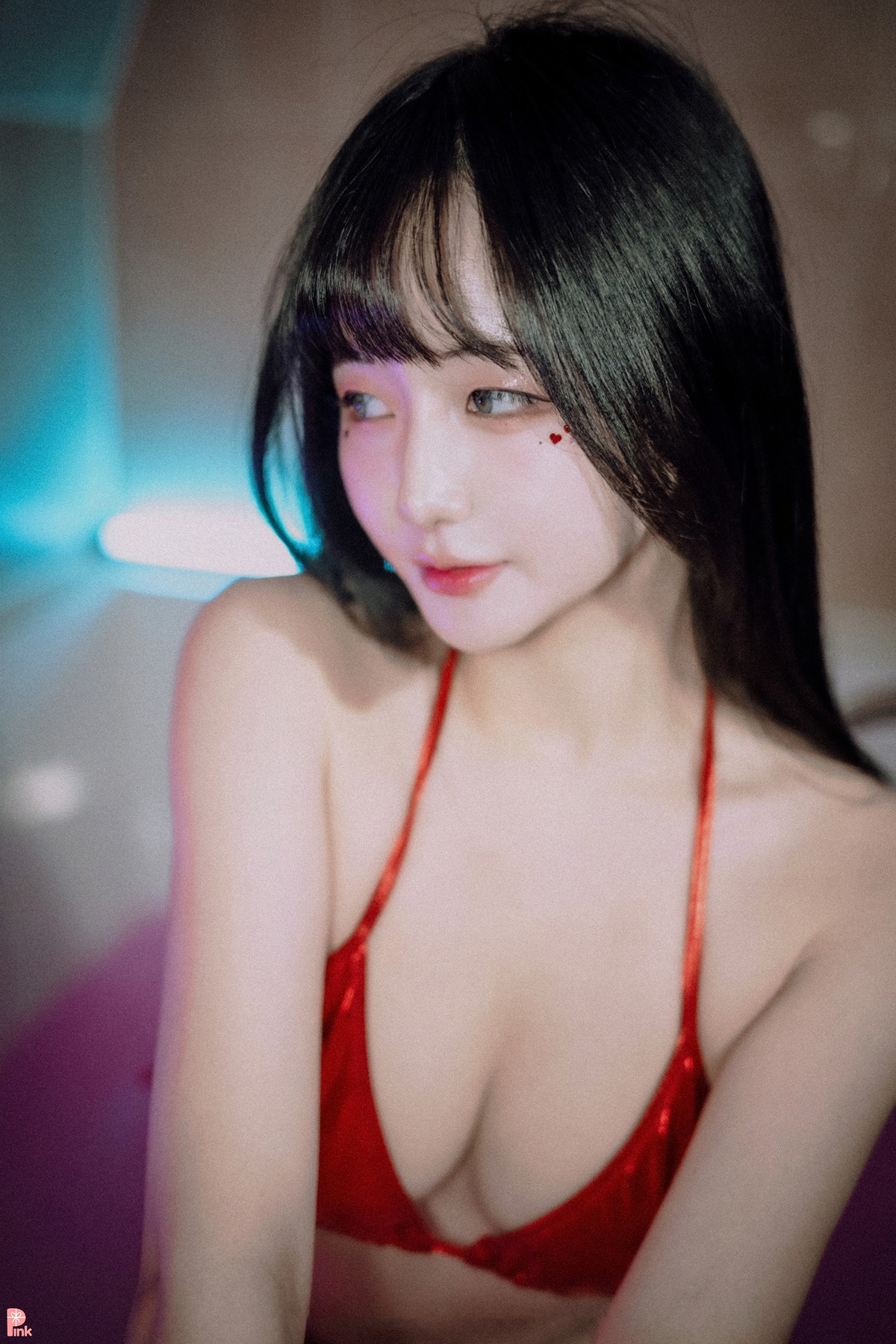 Han Jina 한지나, PINK Photobook ‘Bikini’ Set.01