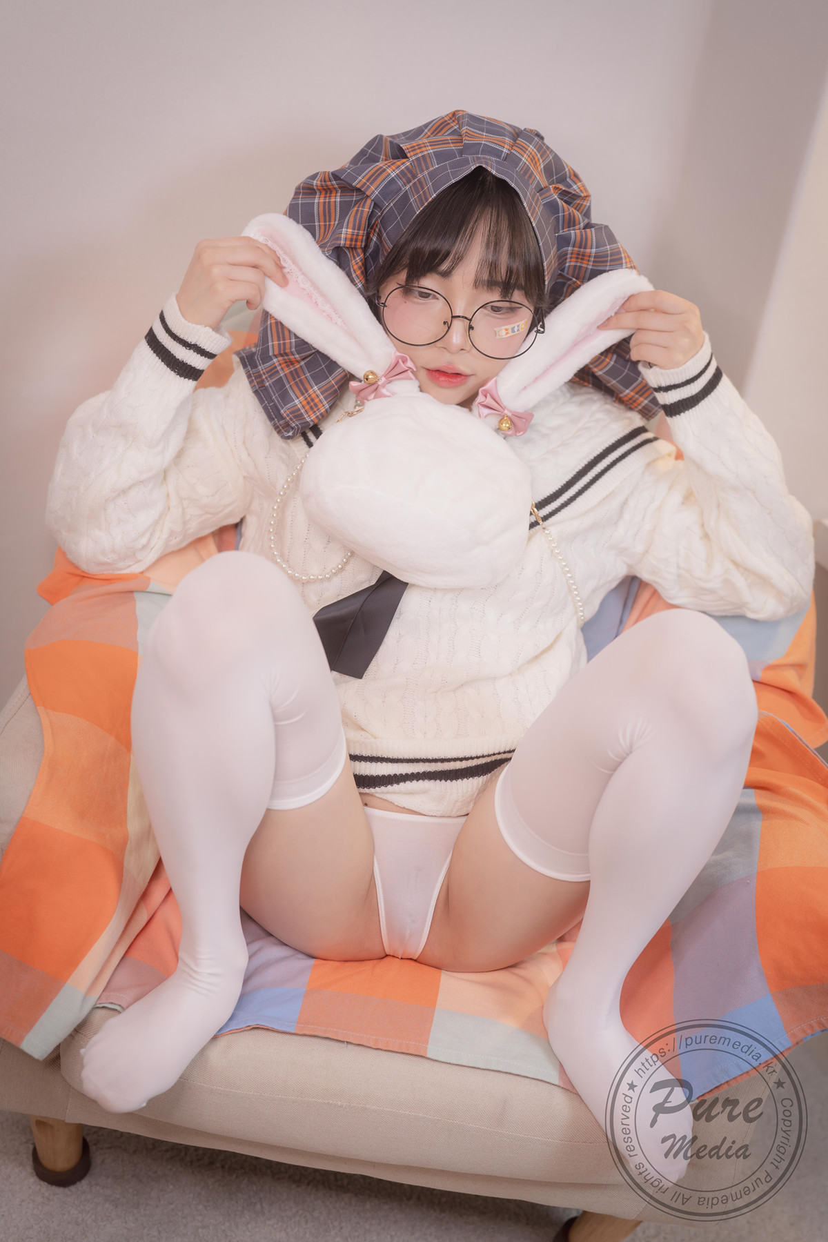 Jelly 젤리, PURE MEDIA Vol.276 Girl Trapped in a Rooftop Room Set.01