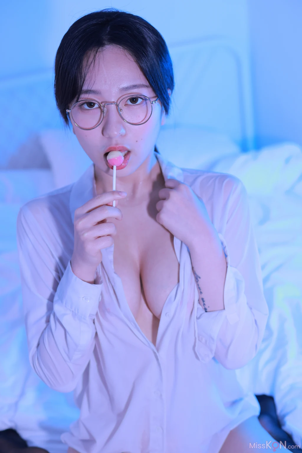 Sehee (세희)_ Glasses Shirt