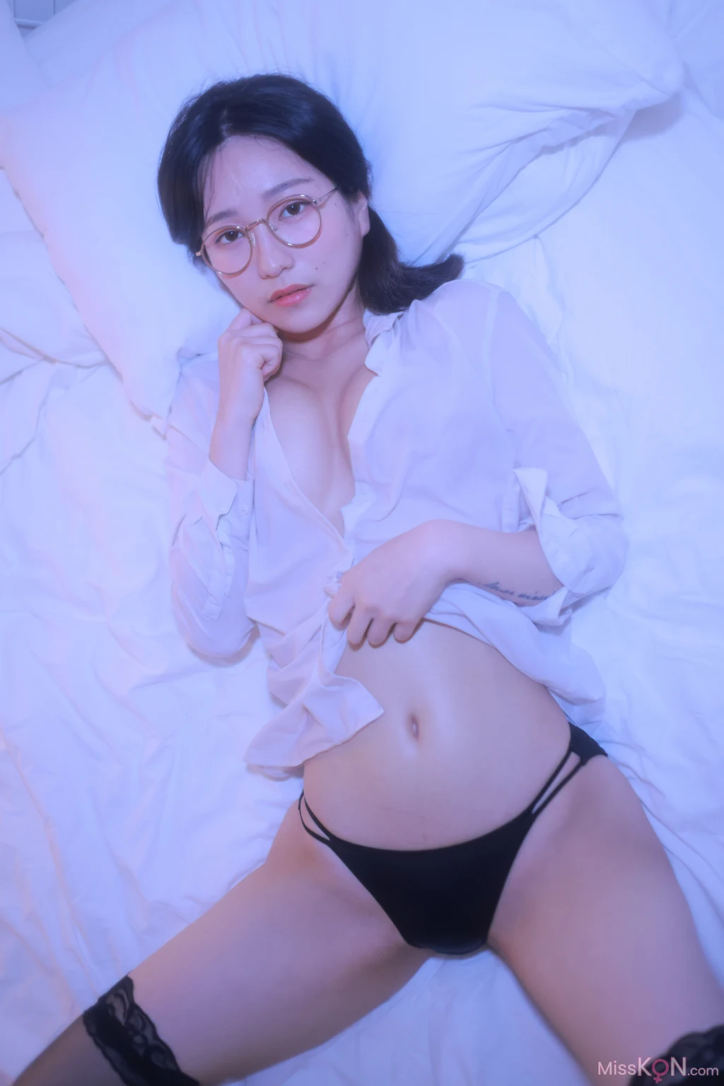 Sehee (세희)_ Glasses Shirt