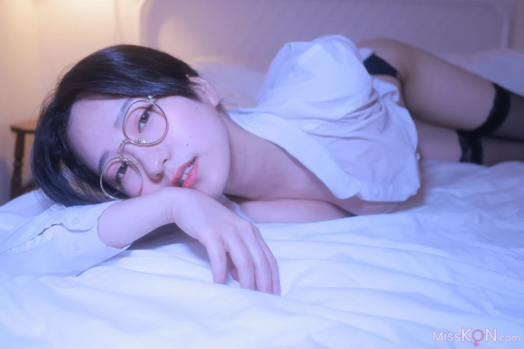 Sehee (세희)_ Glasses Shirt