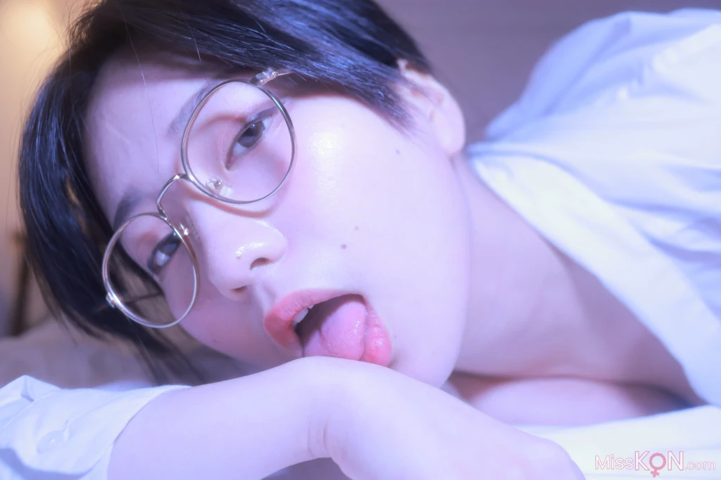 Sehee (세희)_ Glasses Shirt