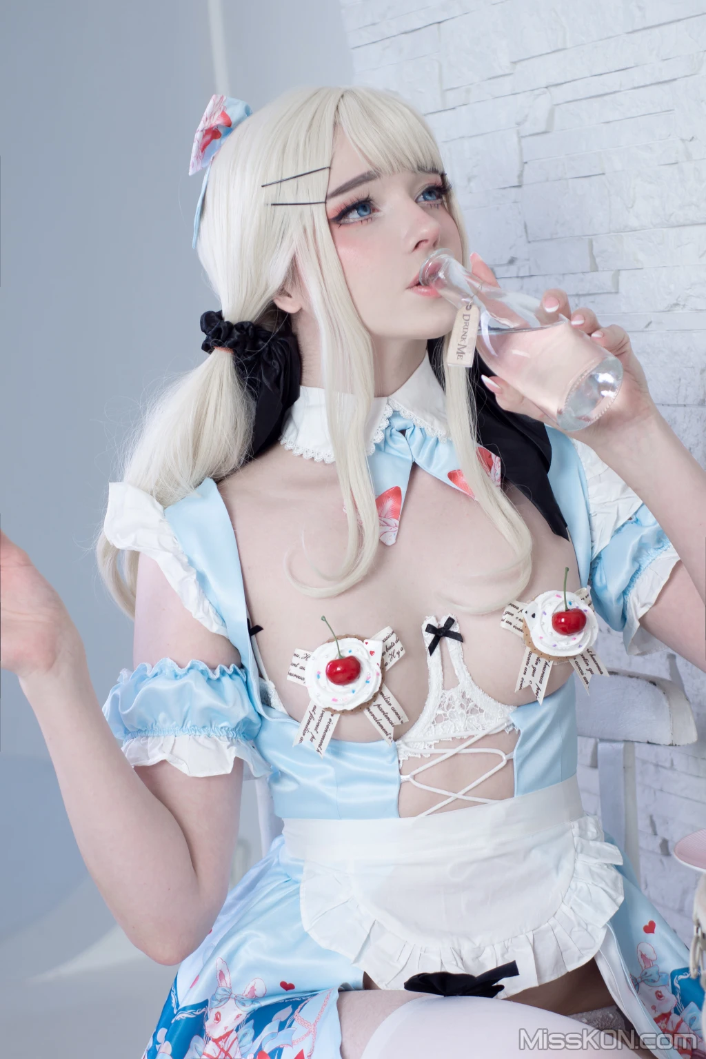 Coser@Candy_Ball_ Alice in Easterland