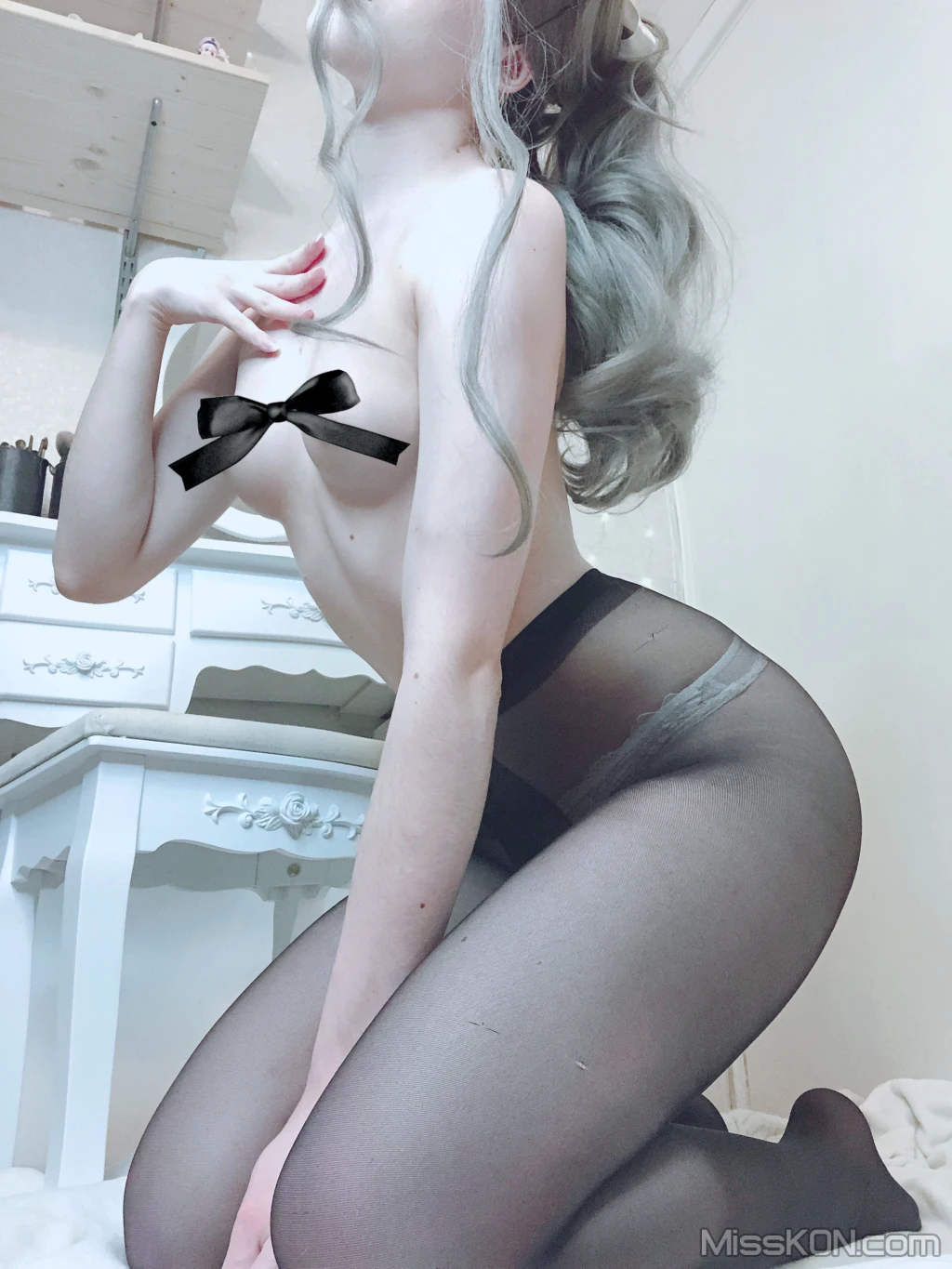 Coser@Candy_Ball_ Implied Nude with Stockings