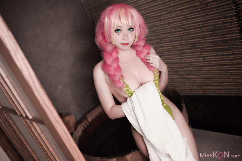 Coser@MeenFox_ Mitsuri Kanroji (Onsen Version 18+)