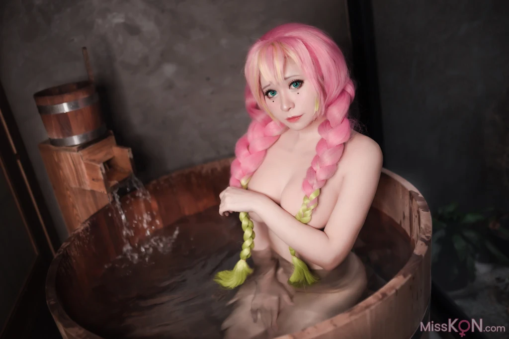 Coser@MeenFox_ Mitsuri Kanroji (Onsen Version 18+)