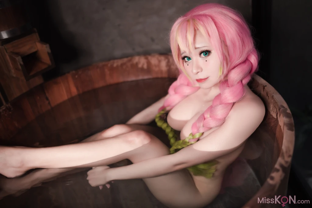 Coser@MeenFox_ Mitsuri Kanroji (Onsen Version 18+)