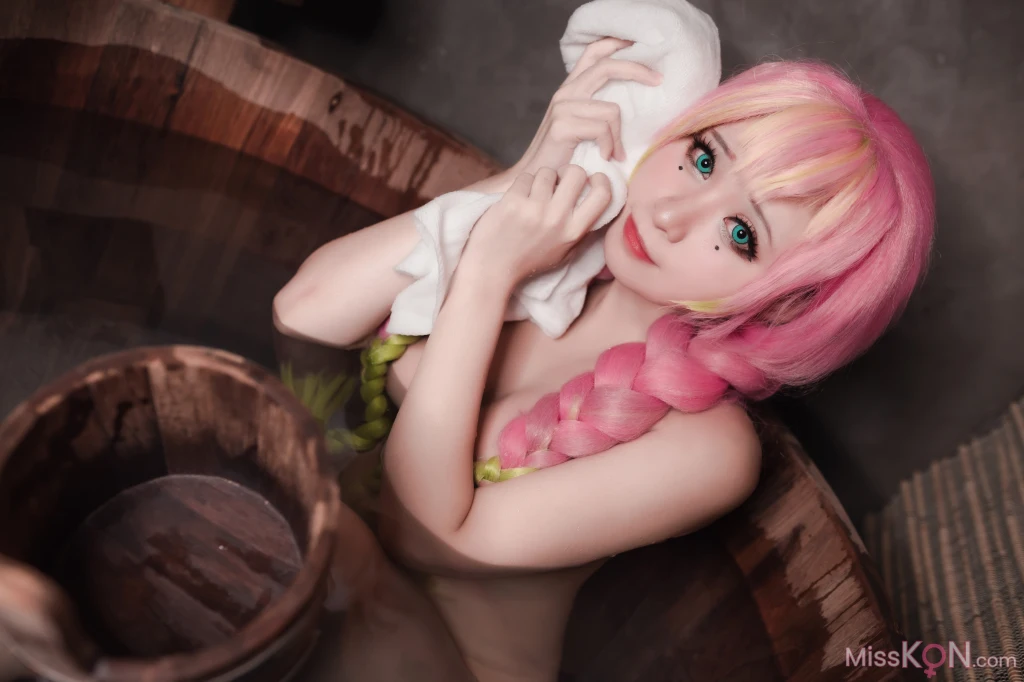 Coser@MeenFox_ Mitsuri Kanroji (Onsen Version 18+)