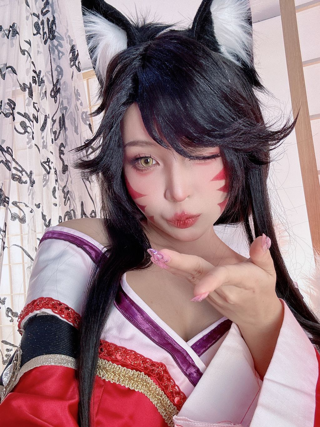 Coser@UmekoJ_ Ahri – League of Legends