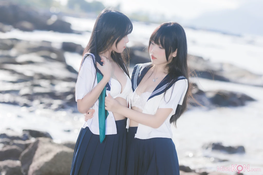 Coser@不呆猫 & 三無人型_ 水手服百合黑丝