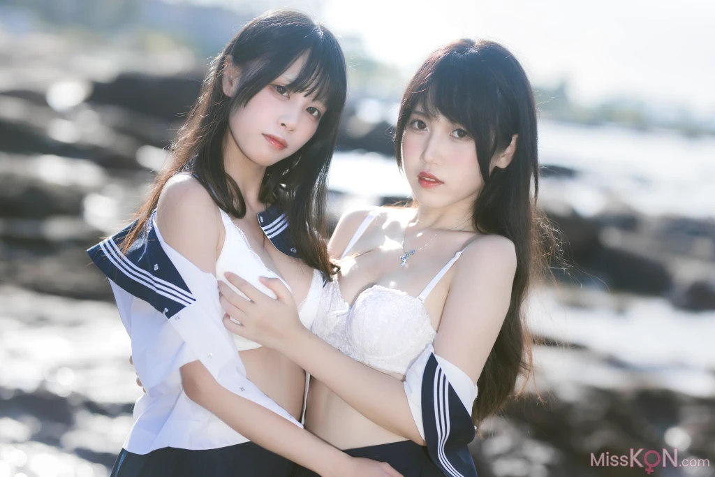 Coser@不呆猫 & 三無人型_ 水手服百合黑丝