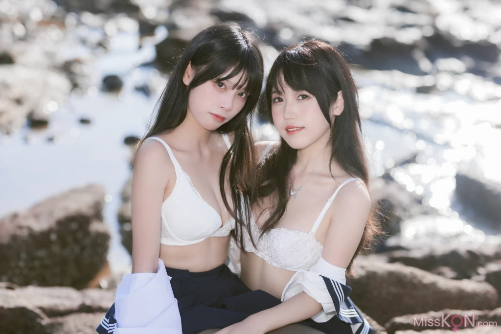 Coser@不呆猫 & 三無人型_ 水手服百合黑丝