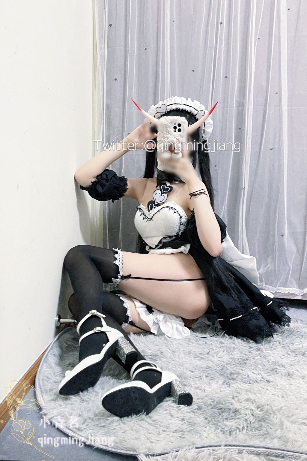 Coser@小青茗_ 黑丝女仆