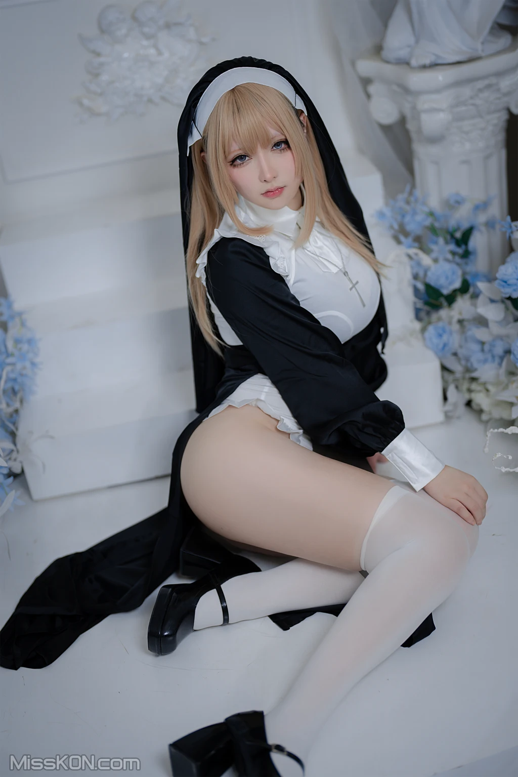 Coser@樱梨梨_ 修女