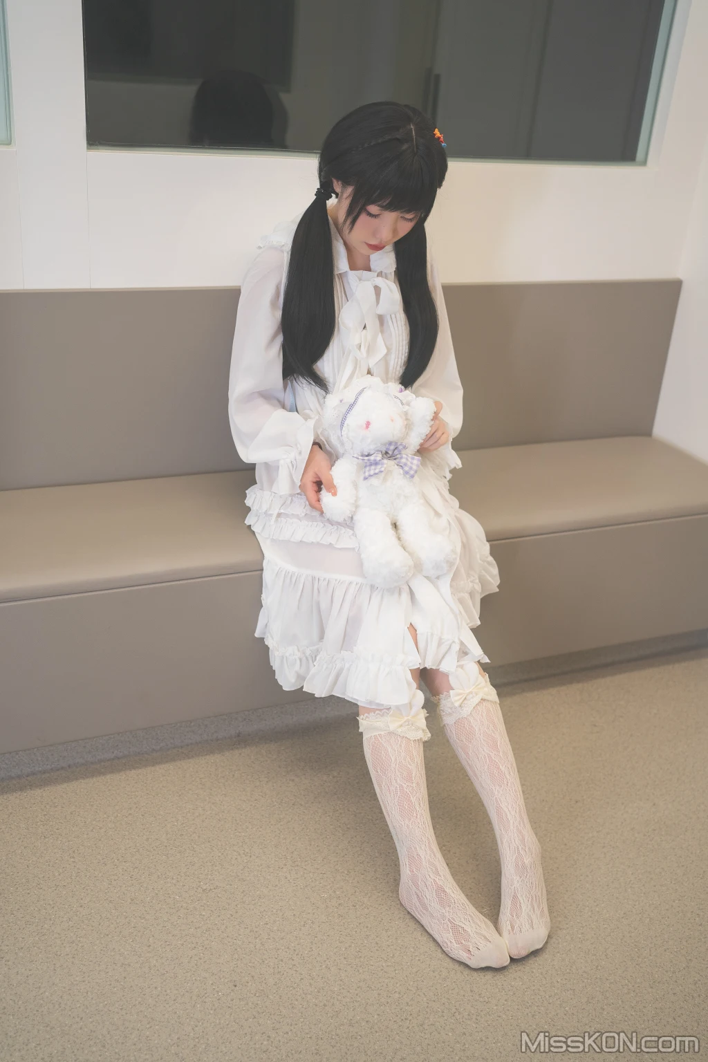 Coser@爆机少女喵小吉 (Nekokoyoshi)_ 深夜地铁