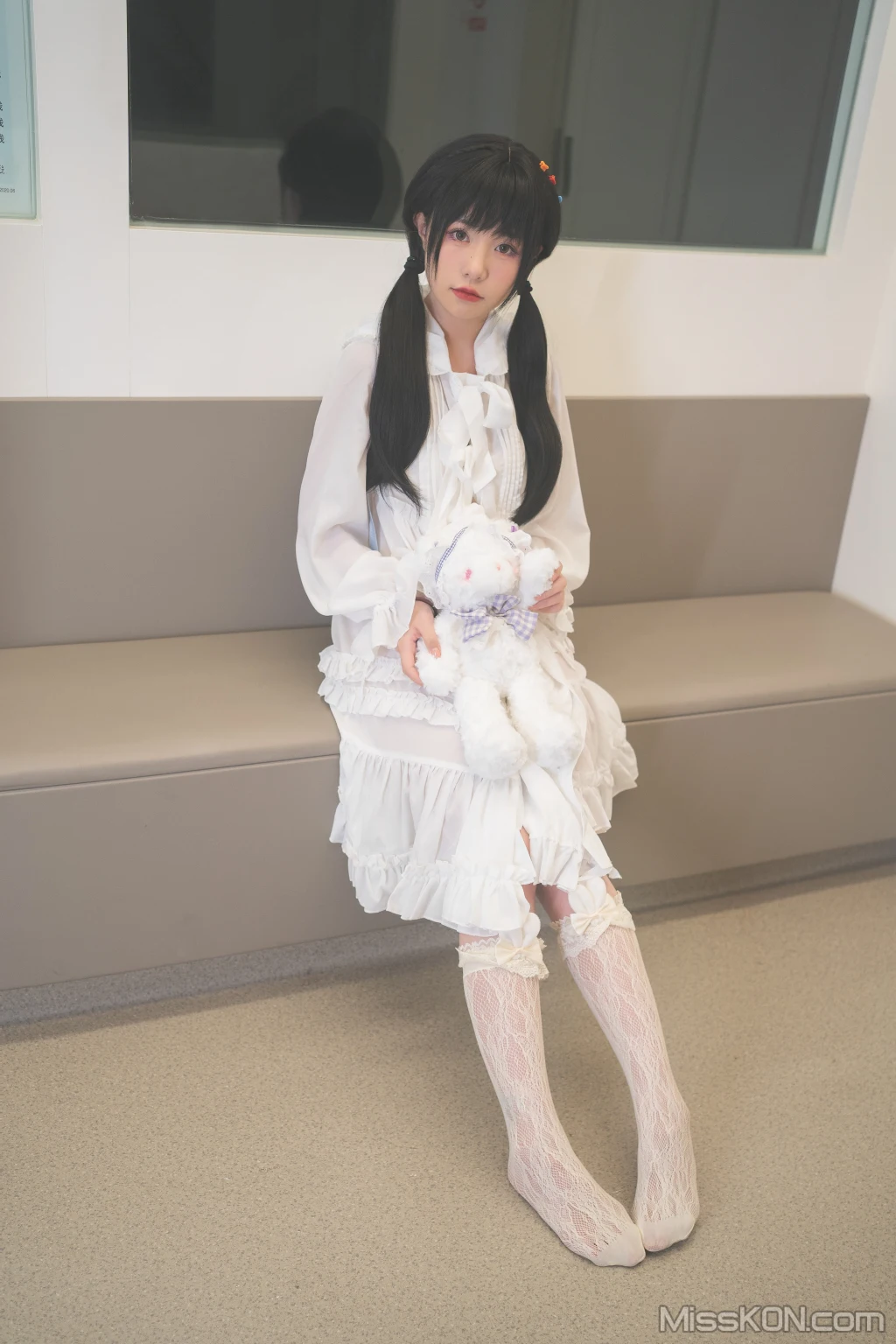 Coser@爆机少女喵小吉 (Nekokoyoshi)_ 深夜地铁