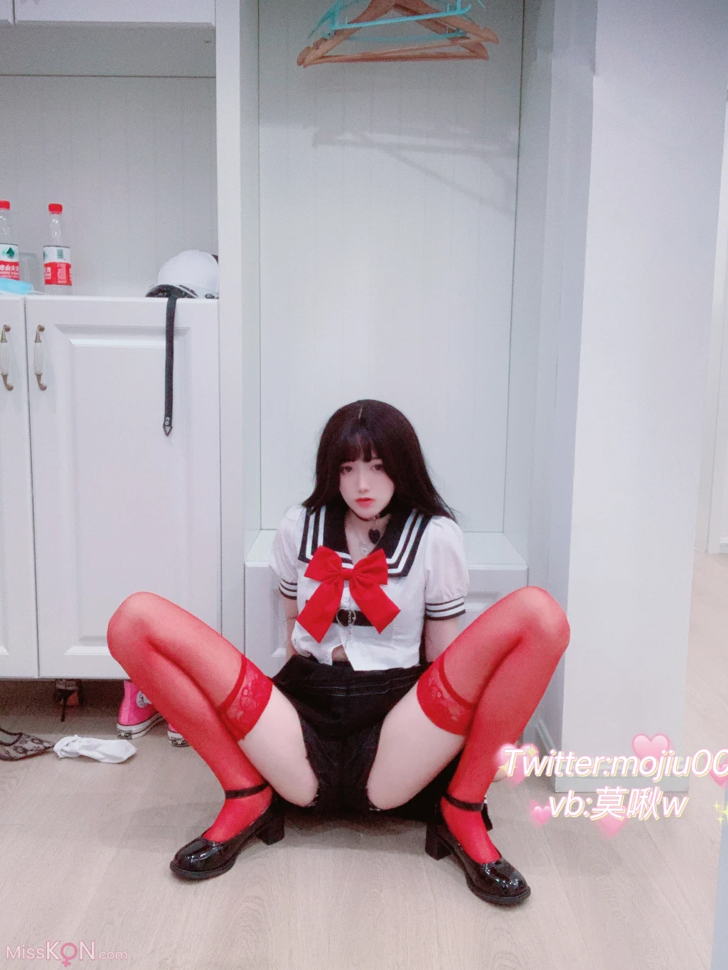 Coser@莫啾w_ 露脸JK红丝袜